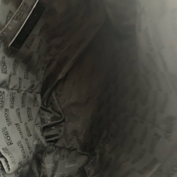 MICHAEL KORS PATENT LEATHER BAG - Picture 6 of 15